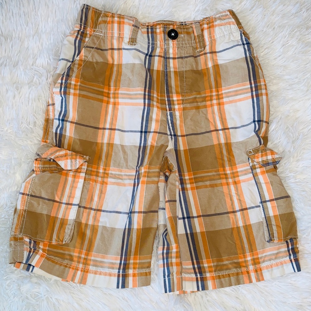 Boys size 7X plaid cargo shorts